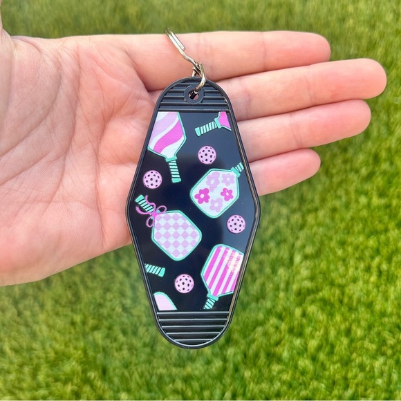 Handmade Pickleball Motel Keychain – Retro Sporty Vibes - Picture 8 of 10